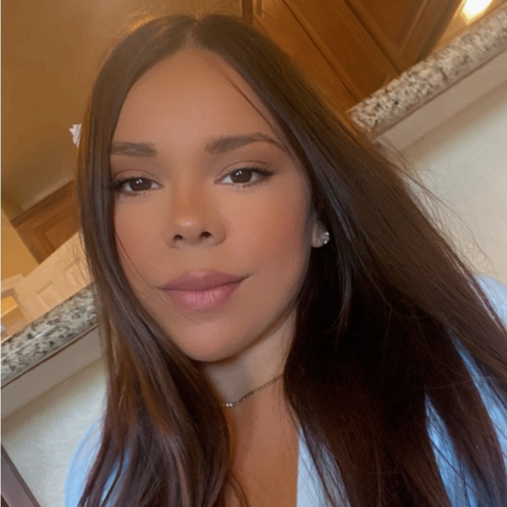 Meet your Posher, Lissette
